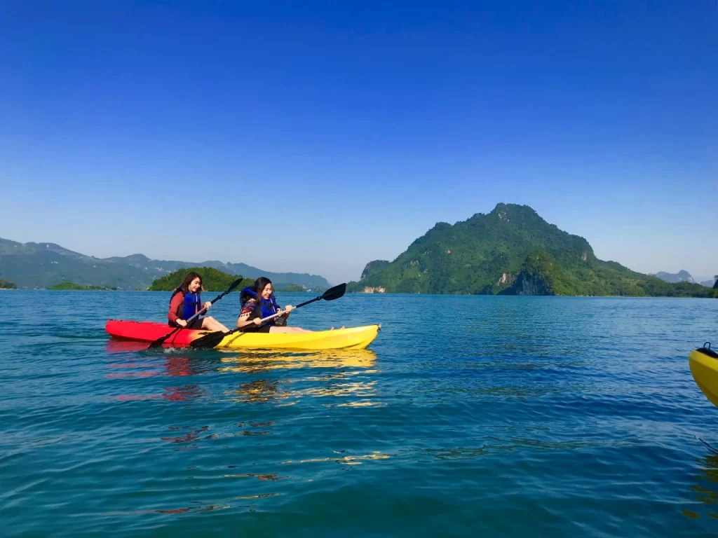 Masteri Waterfront mang đến trải nghiệm chèo thuyền kayak