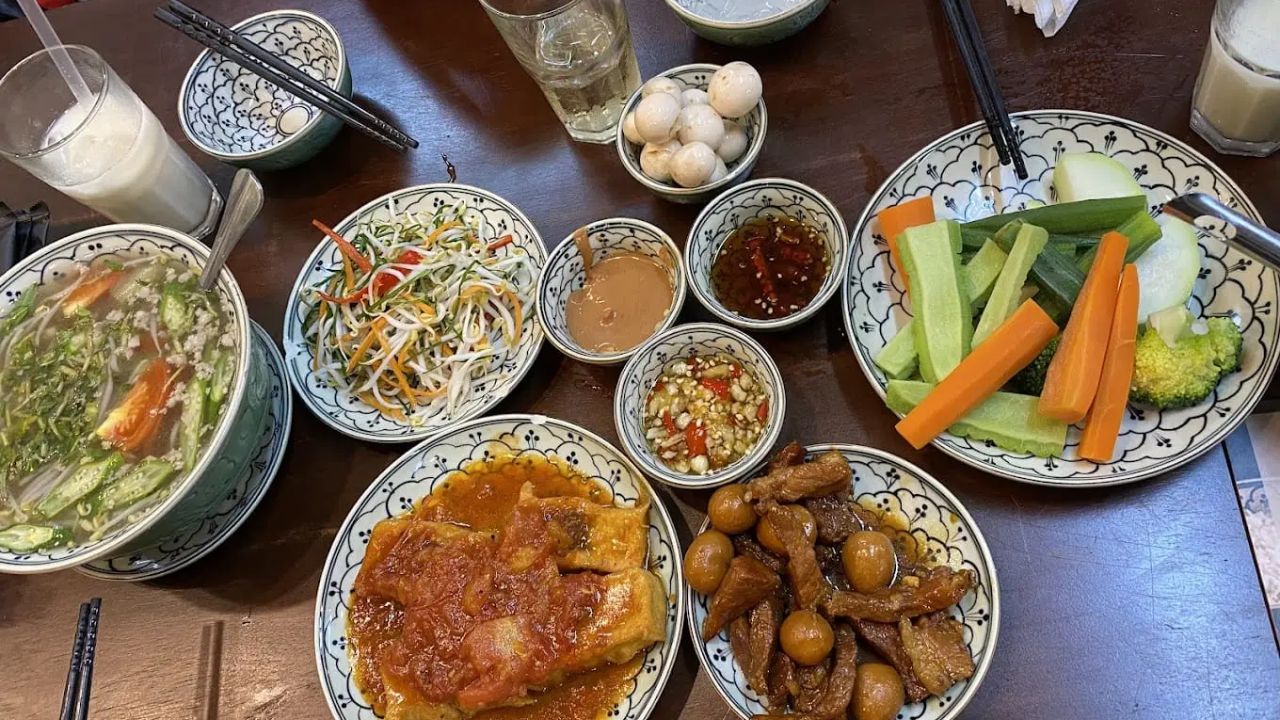 Tiệm cơm Bà Ngoại